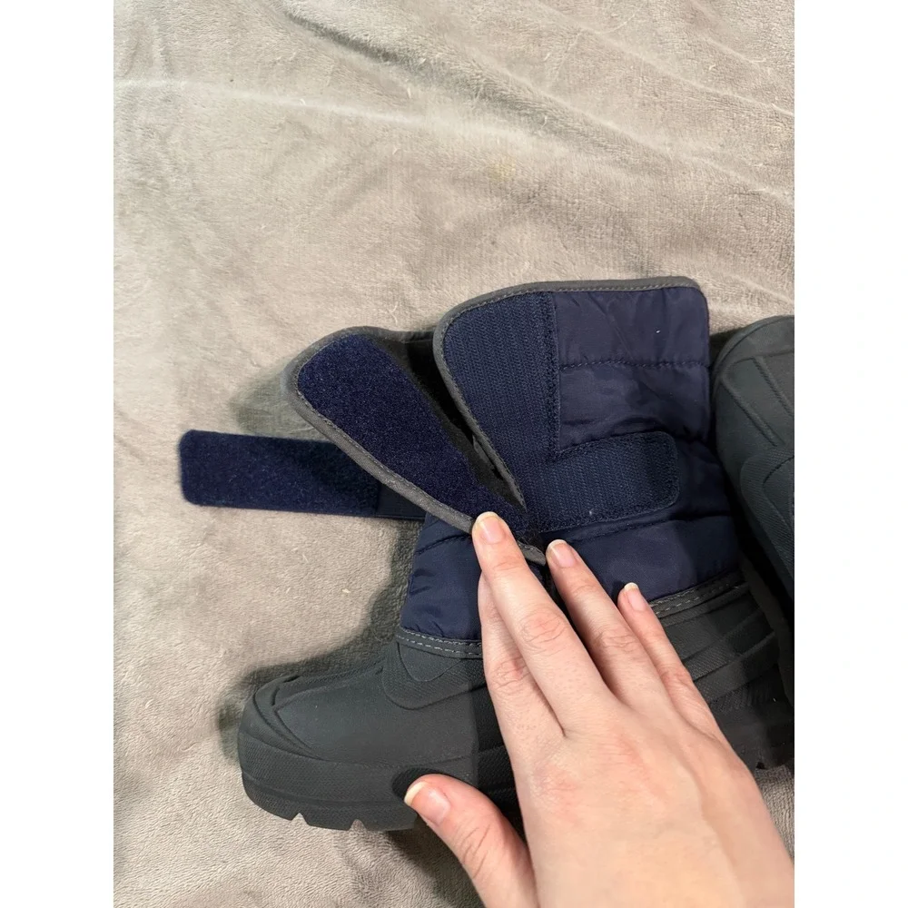 Cat & Jack Size 13 Water Resistant Navy Blue Snow Boots Hook & Loop Unisex‎ Kid